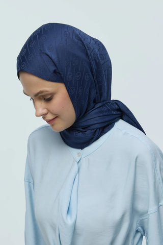 Châle Jacquard Motif Ligne MK - Bleu Marine